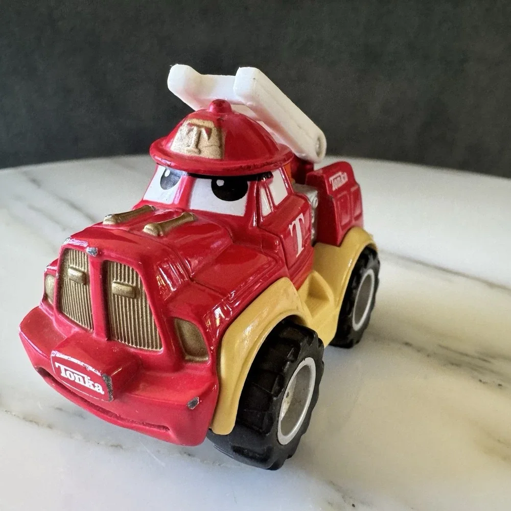 Tonka~Red & Yellow Fire Truck Toy Engine Chuck Car Die-Cast Vintage